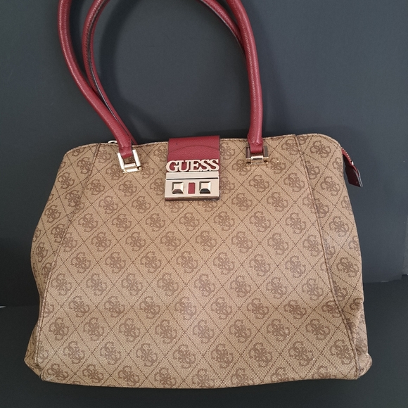 Guess Handbag - Picture 15 of 15